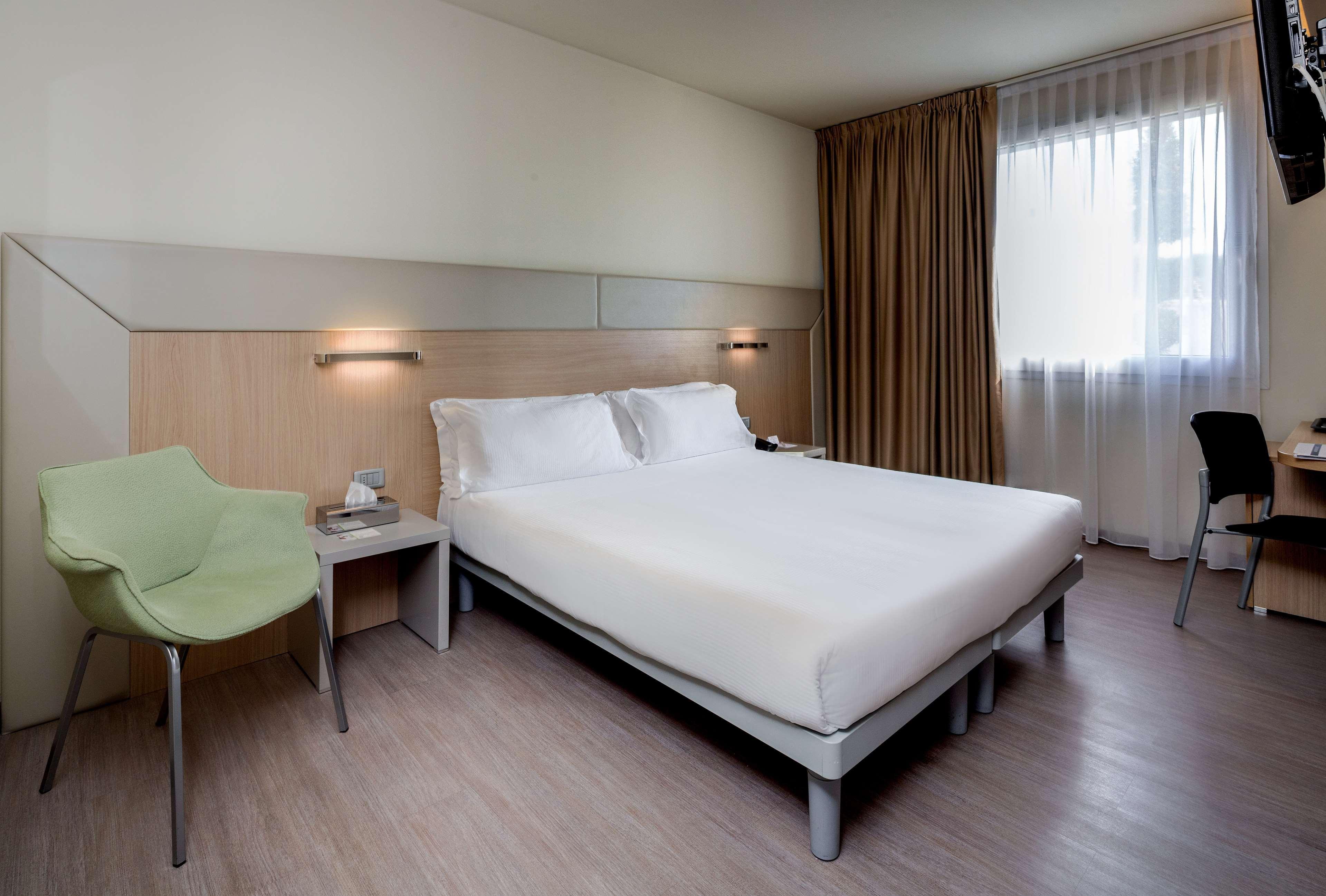 Hotel Western Aries 4*